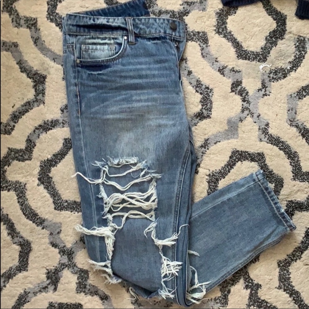 AFRM Cyrus destroyed relaxed ankle jean
